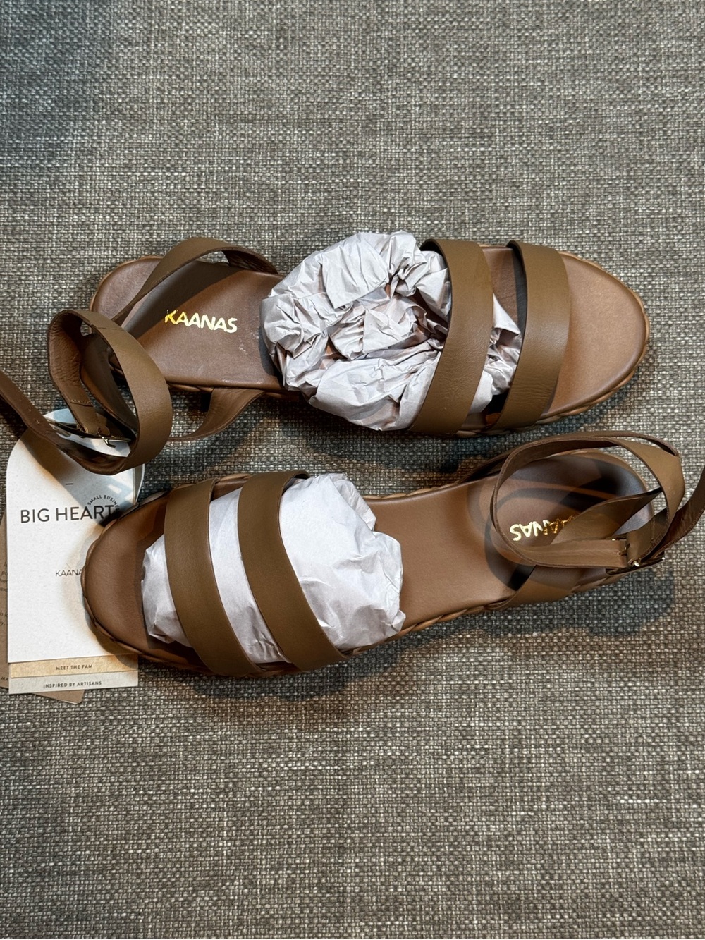NIB KAANAS Women’s Brown Leather Strappy Sandals Size 10